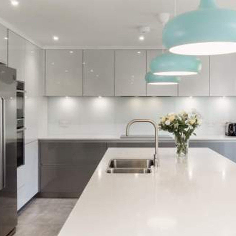 Armadi da cucina personalizzati di fascia alta con disegni di isola e colore di finitura lucida moderna