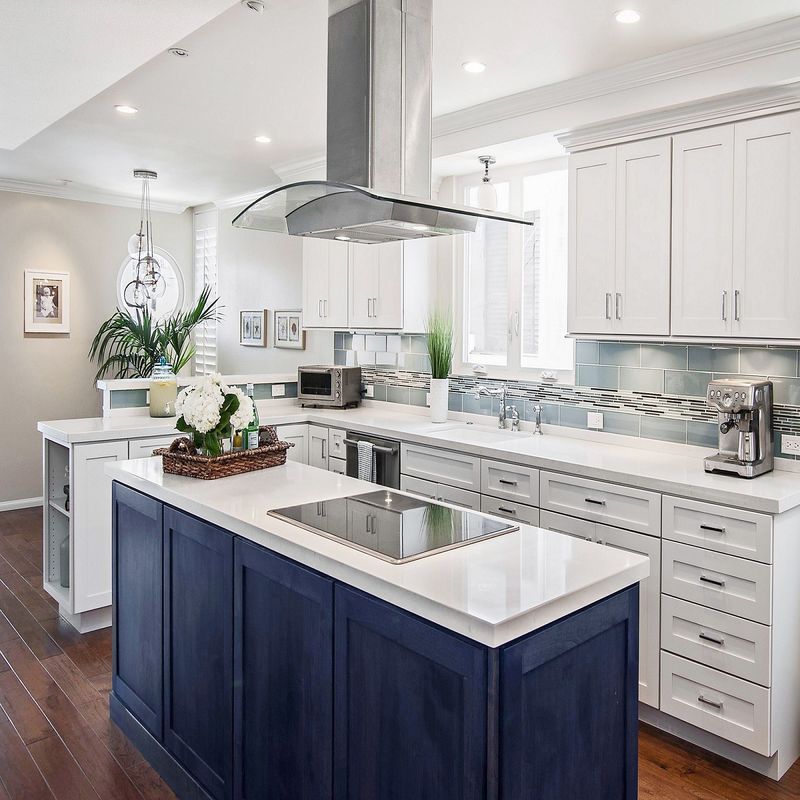 Arredamento da cucina in stile europeo, stile shaker, design moderno, con colore di rivestimento personalizzato