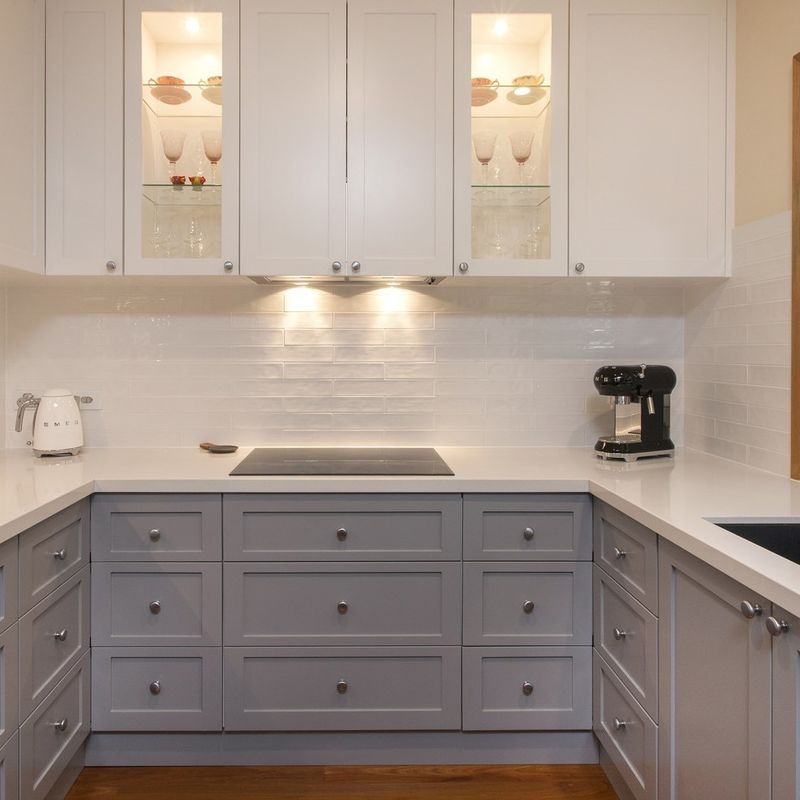 Dispositivi per la cucina in stile europeo a misura personalizzata con design moderno e garantito
