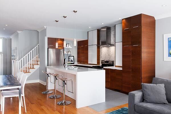 E1 Custom Particleboard Wood Kitchen Pantry Cabinet con colore di rivestimento personalizzato