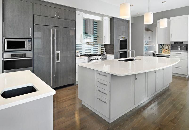 Moderno design Gloss Kitchen Cabinet Set realizzato con legno massello e accessori di calcio alle dita