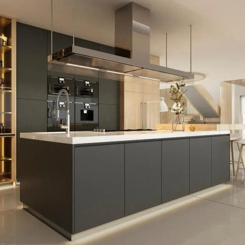 Moderno armadietto da cucina in bianco opaco per il rinnovamento di vecchie cucine in villa