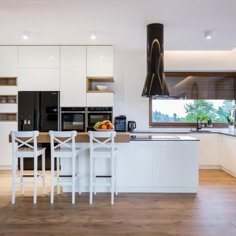 Armadi da cucina di lusso modulare a colori personalizzati con design moderno e finitura in vernice