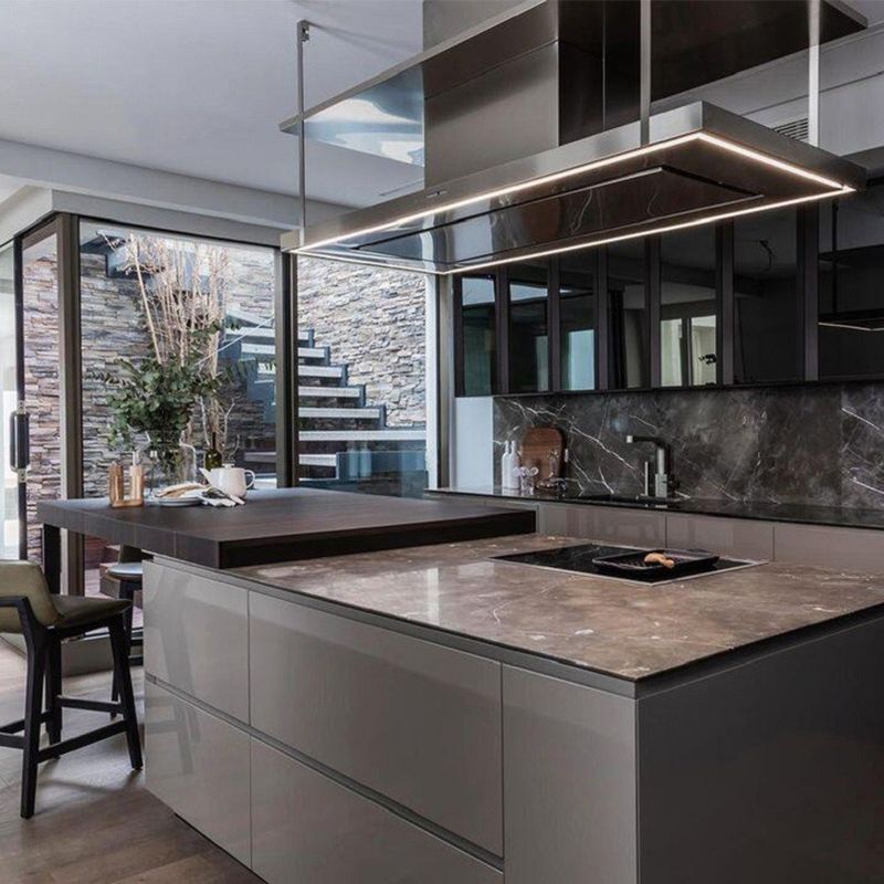 Mobili italiani di alta lucentezza in legno massiccio lusso armadi di cucina a colori di rivestimento personalizzati