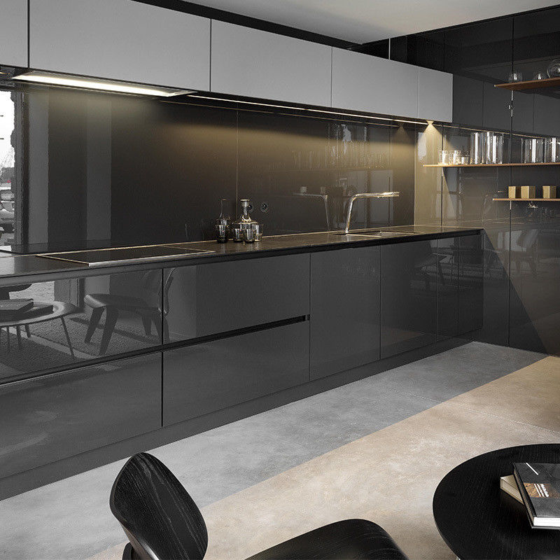 Mobili italiani di alta lucentezza in legno massiccio lusso armadi di cucina a colori di rivestimento personalizzati