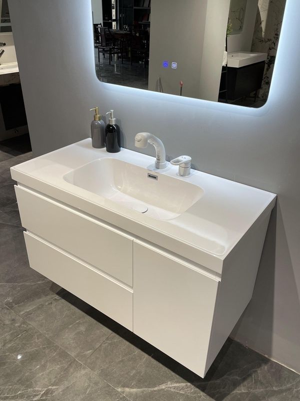 Dispositivo per bagni di fascia alta europeo