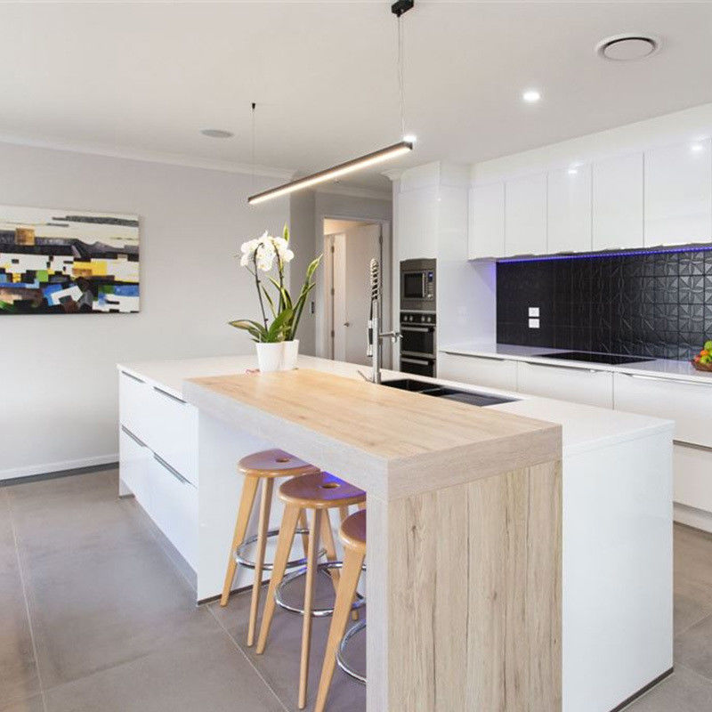 Mobili italiani di alta lucentezza in legno massiccio lusso armadi di cucina a colori di rivestimento personalizzati
