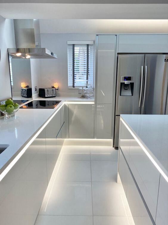 Blum Hardware Moderno Design Light Box Armadio da cucina per design di piccole cucine colorate