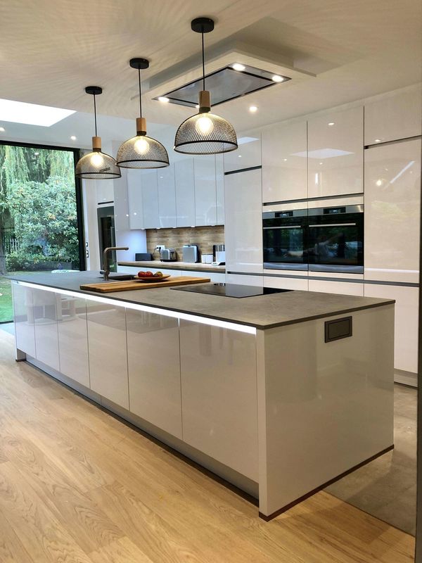 Blum Hardware Moderno Design Light Box Armadio da cucina per design di piccole cucine colorate