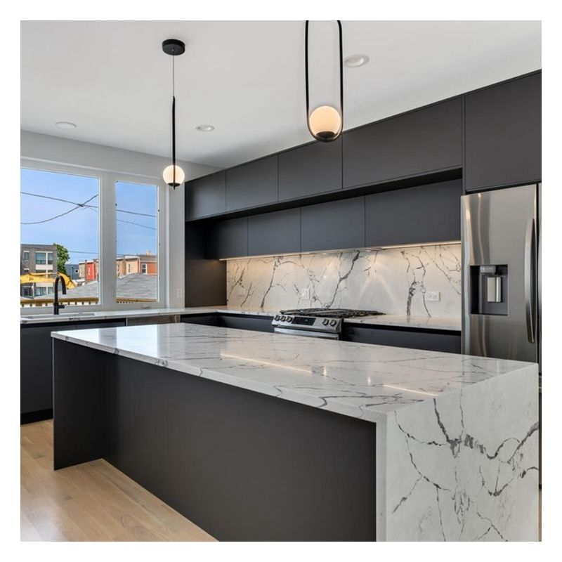 Armadi da cucina in legno massello a colori personalizzati per una pulizia facile in un design minimalista