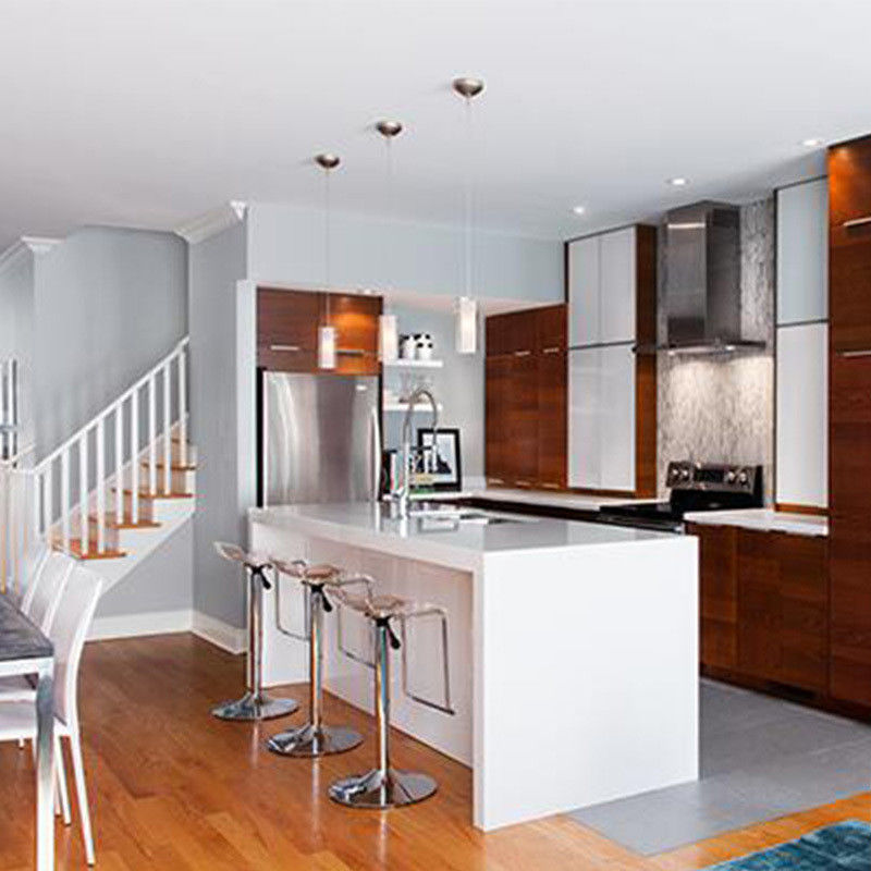 Cucine Matte personalizzate per cucine moderne e intelligenti in ville e appartamenti
