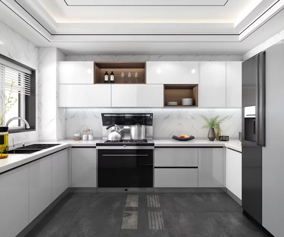 Set di armadietti da cucina in PVC in colore bianco su misura per il design moderno sul mercato
