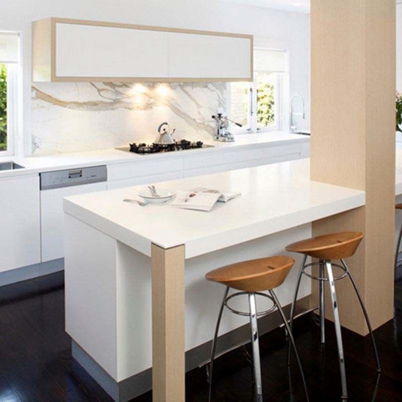 Set di armadietti da cucina in PVC in colore bianco su misura per il design moderno sul mercato