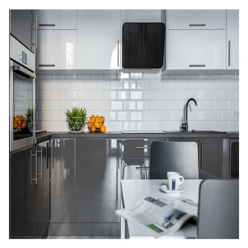 Armadi da cucina in legno massello con design dell'isola della cucina in stile minimalista romantico moderno