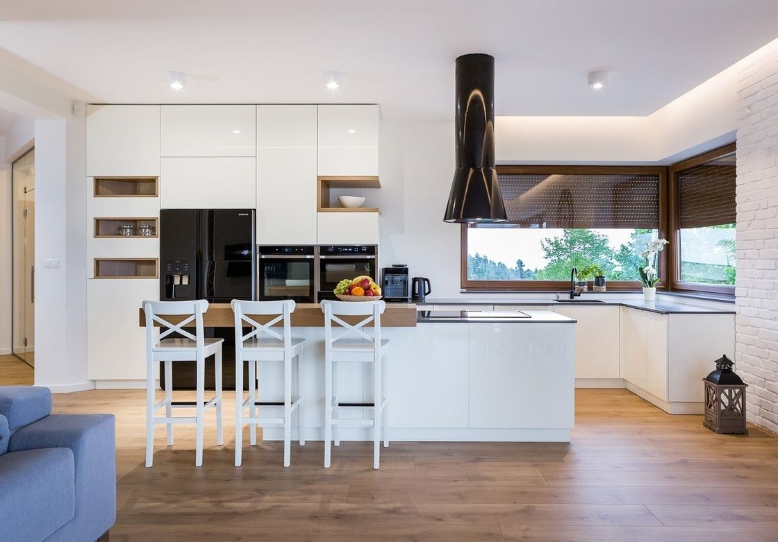 Montato a parete Camerun Bianco E Legno Alta lucentezza Hdf Armadio da cucina Altamente ODM/OEM