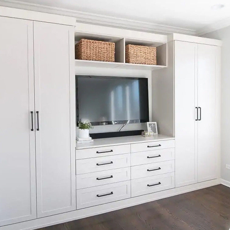 Armadio in legno in stile europeo