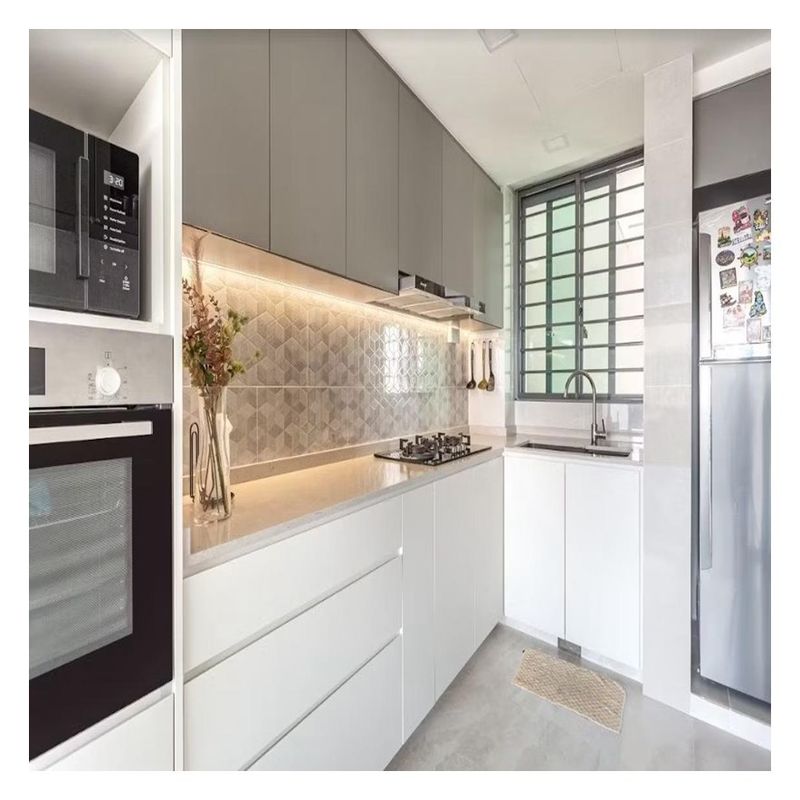 Disegni di colori personalizzati Armadi da cucina eleganti bianchi lucidi Armadi in legno massello
