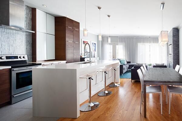 Moderni armadietti da cucina in legno massello di lusso con design ignifugo e materiale per porte HDF