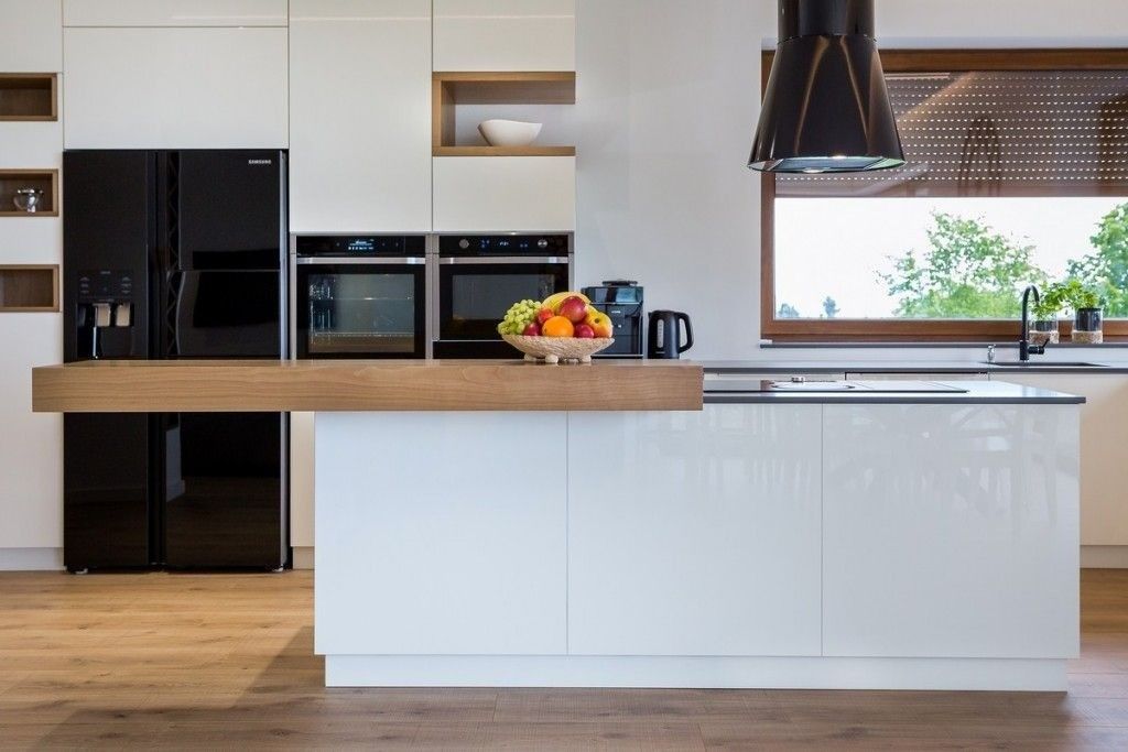 2024 Moderno armadio da cucina a prova di fuoco in legno massello con ODM / OEM e cestino per cassetti