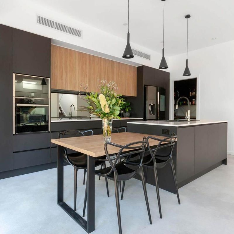 Proietto di cucina a prova d'acqua a prova di fuoco vantaggio YALIG linea retta argento 2 pac con piccola isola