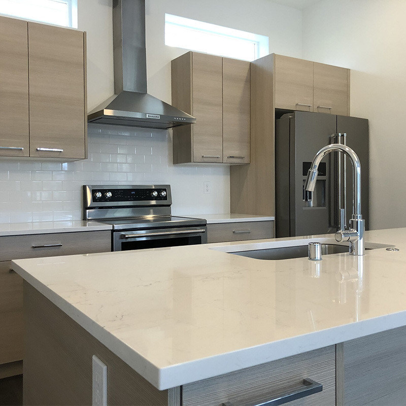 Armadi da cucina a colori di alluminio personalizzati impermeabili e durevoli per case di lusso moderne