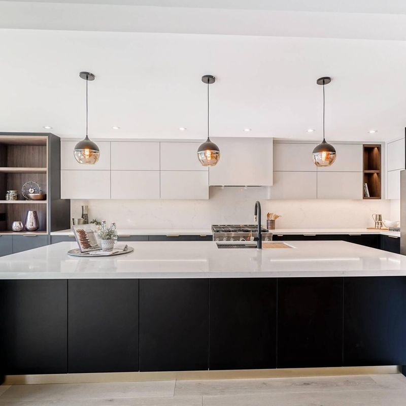 Scopri gli armadi da cucina importati YALIG La perfetta combinazione di stile e funzione
