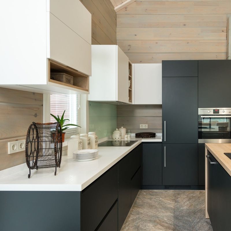 Scopri gli armadi da cucina importati YALIG La perfetta combinazione di stile e funzione