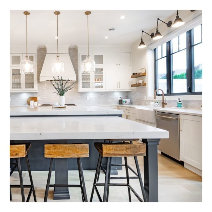 Modern Style Shaker Armadi in legno massello con finitura in lacca bianca e design in vetro