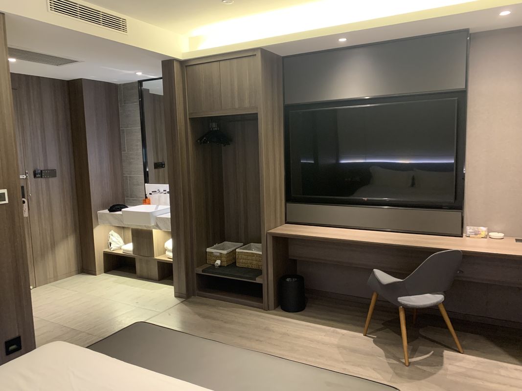Pannelli pieghevoli Moderno armadio di camera da letto in legno Armadio design per hotel personalizzato di fascia alta