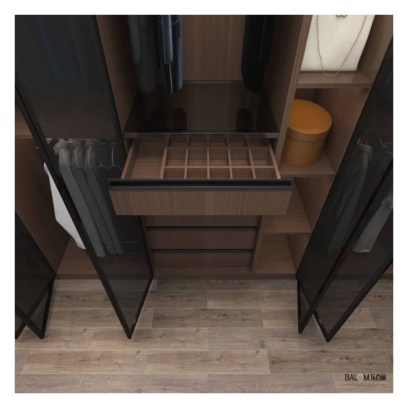 Design di illuminazione per armadi di stile con pannelli pieghevoli