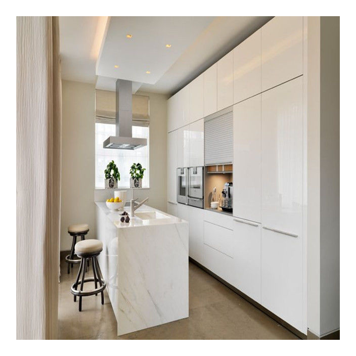 Armadi in legno massello bianco lucido Tipo armadi modulari Armadi da cucina CAD / 3D liberamente