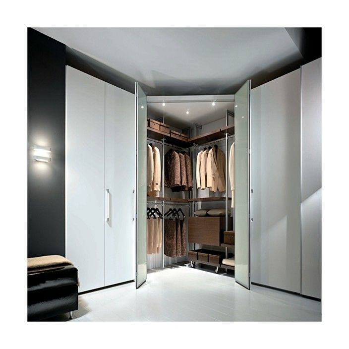Soluzione di archiviazione in legno minimalista per mobili da letto