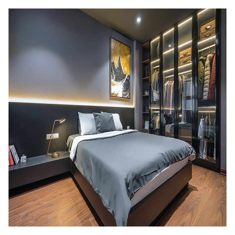 Armadio da letto in legno massello con pannelli di vetro personalizzati e porte scorrevoli in metallo