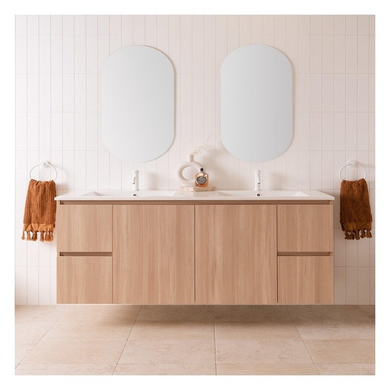 Fin Hotel Cherry Wood Bagno Armadio con Rock Slab Bar e doppie porte