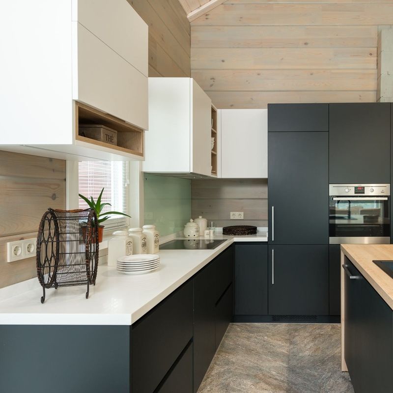 Smart Corner Swivel Basket aggiunta a moderni armadi da cucina con design modulare