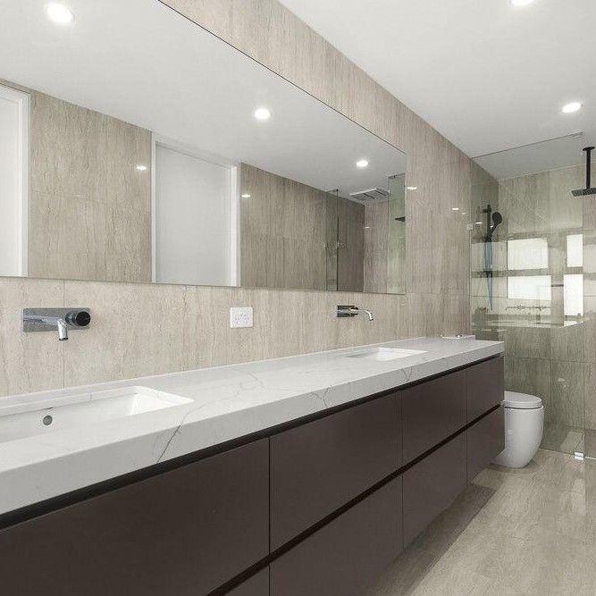 Bagno contemporaneo montato a parete Vanity Set Con Smart Mirror Armadio Larghezza 38-46