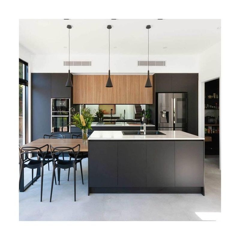Manici di armadio finiti in lacca personalizzati per armadietto di cucina in design minimalista