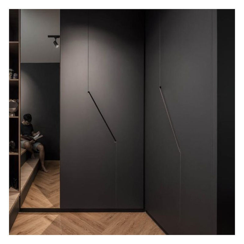 Finitura nera lacca Finitura personalizzata Armadi di design minimalista moderno per camera da letto