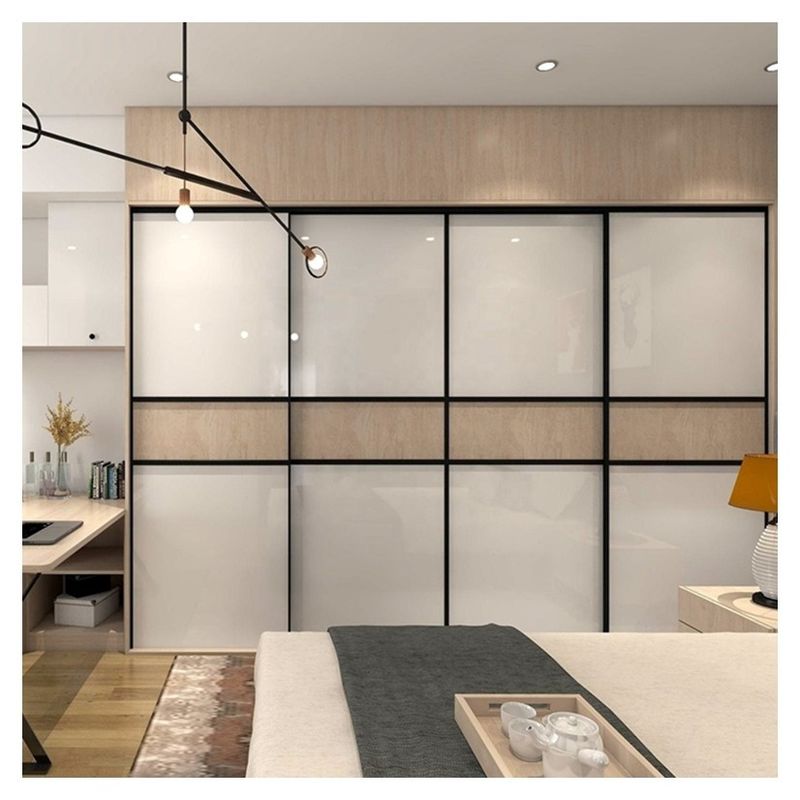 Disegno di abbigliamento a porta singola per abbigliamento in una villa moderna