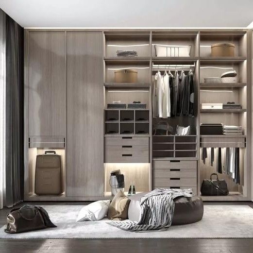 Organizza la tua camera da letto con stile con un armadio in legno contemporaneo