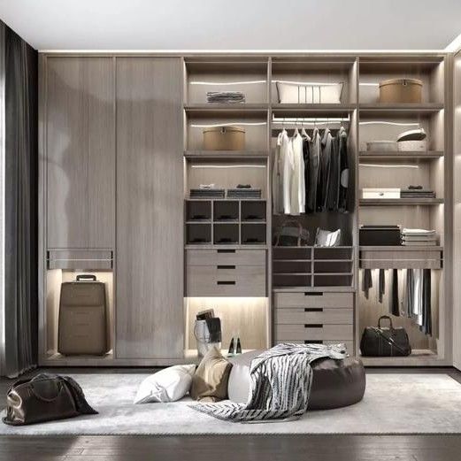 Large Wooden Walk in Built-in Wardrobe per appartamento moderno 2D / 3D e design di fascia alta
